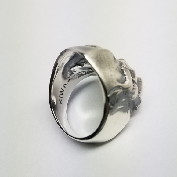 Kiwa Skull Ring - Picture 4 of 7